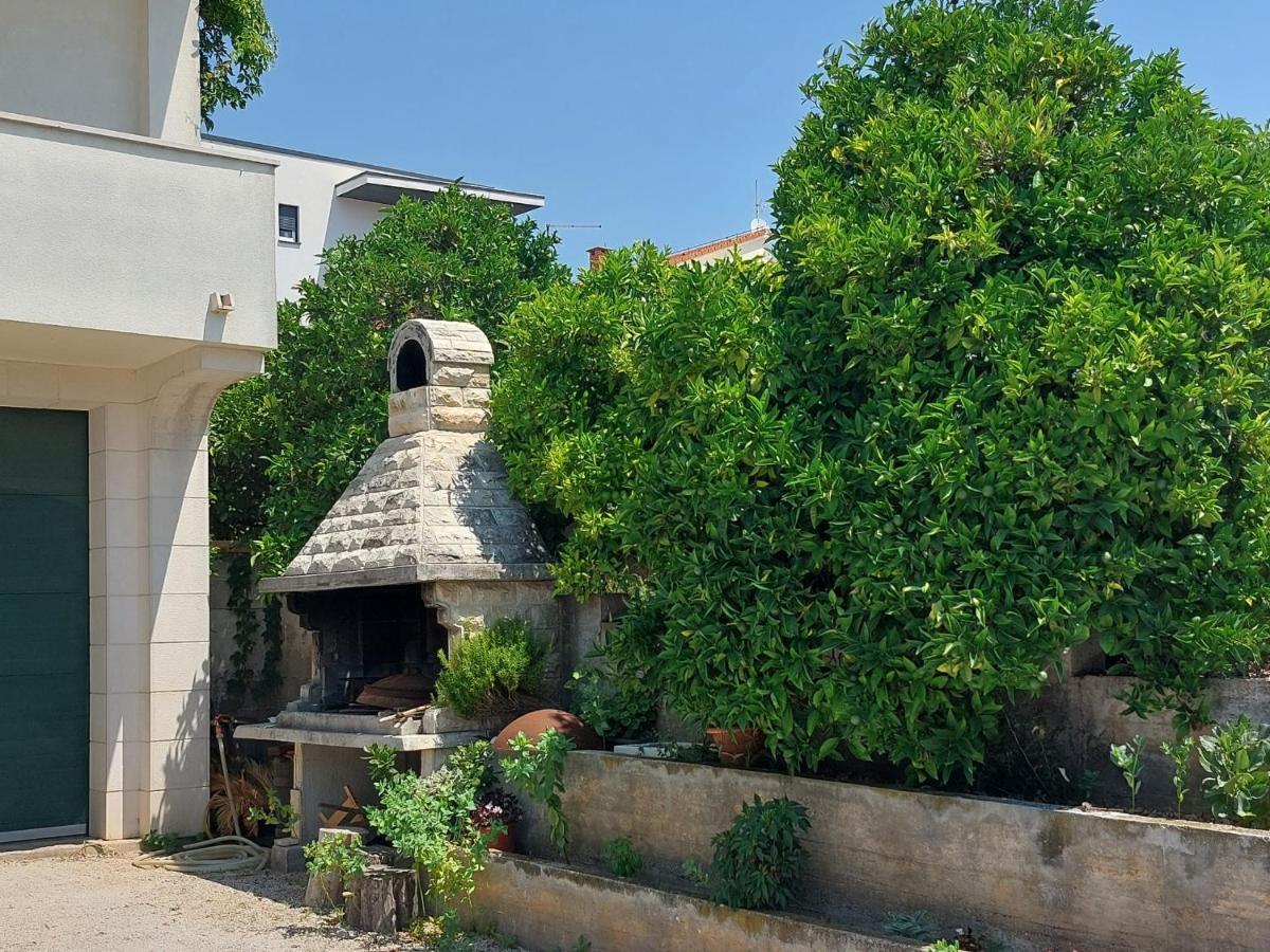 Mislav Apartment Trogir Exterior photo